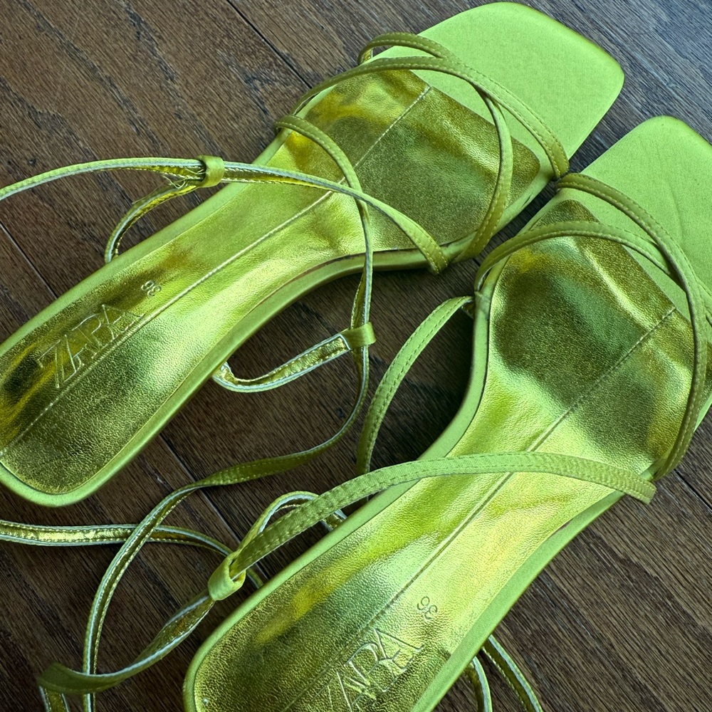 Zara Green Minimalist Sandals with Glossy Finish